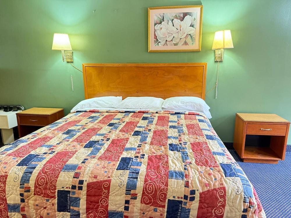 Relax Inn photo 18