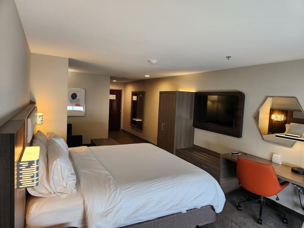 Holiday Inn Express & Suites Perry by IHG photo 25