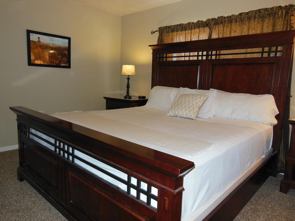 Mountain Ridge Cabins and Lodging photo 64