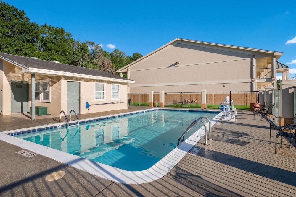 Quality Inn & Suites Lufkin photo 24