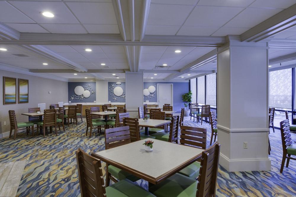 Nautilus Inn photo 34