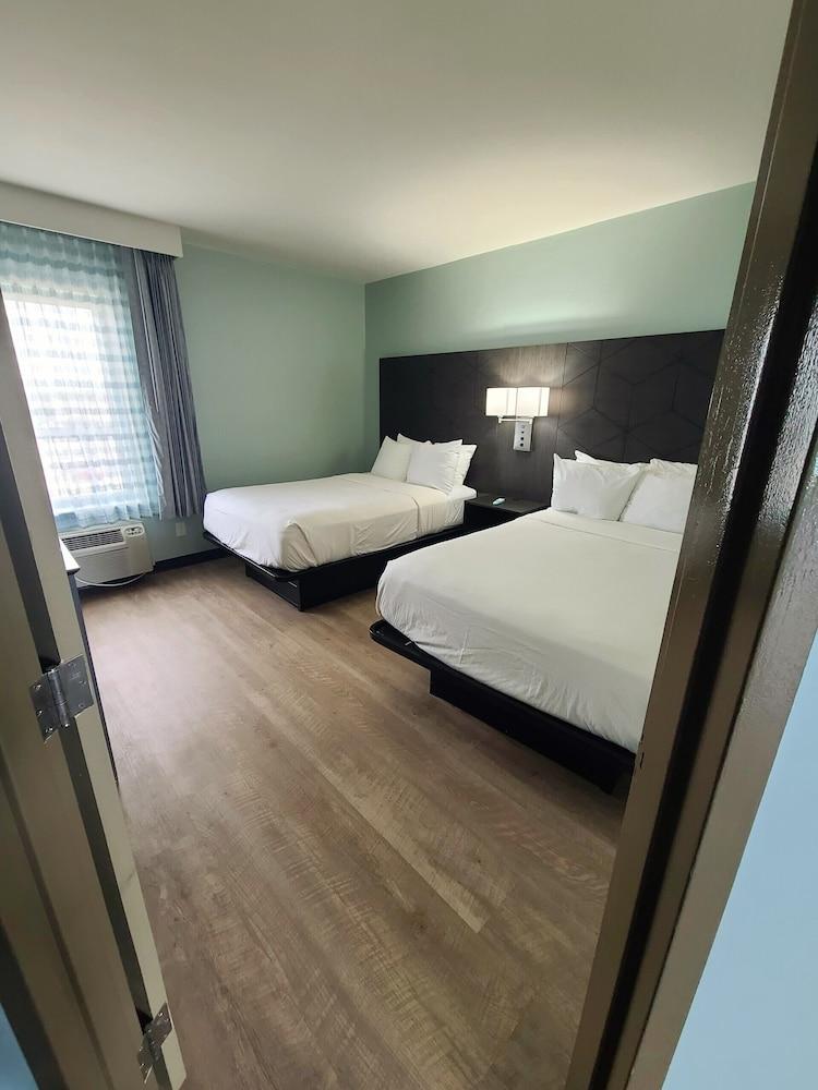 Ocean Reef Suites photo 2