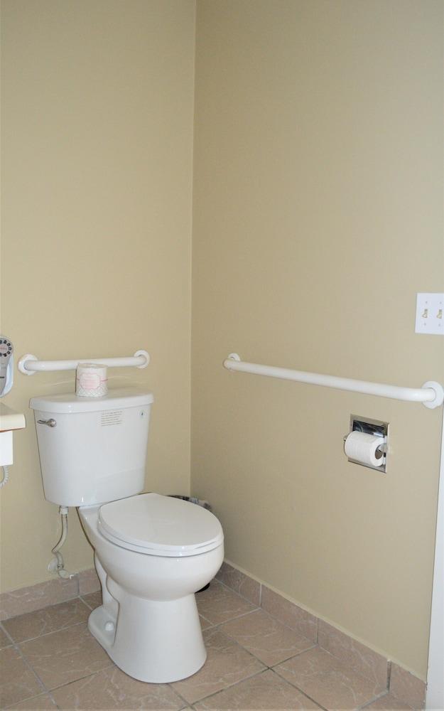 Studio 9 Fort Bragg, LLC. photo 52