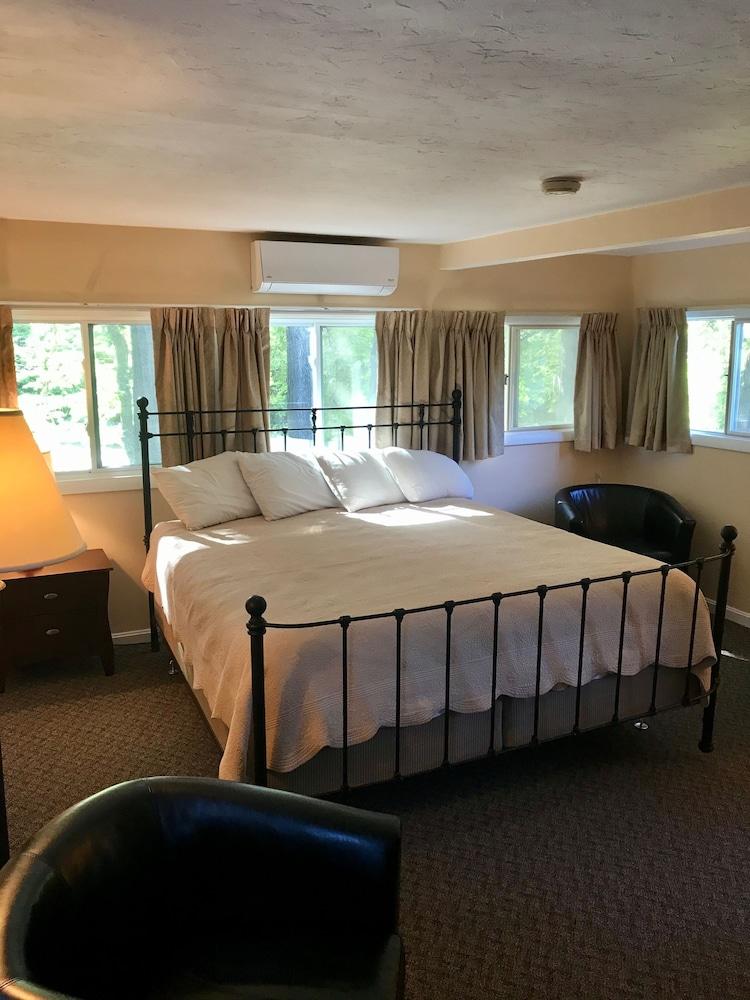 Mt Liberty Cabins and Motel photo 11