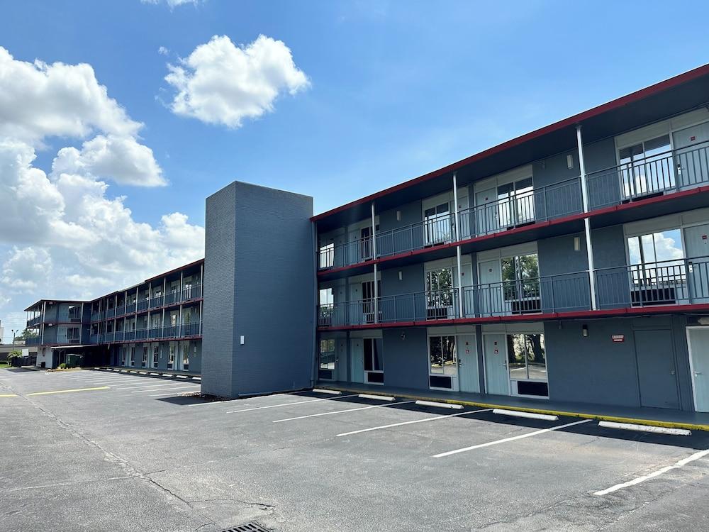 Travelodge by Wyndham Orlando / Heart of International Drive photo 12