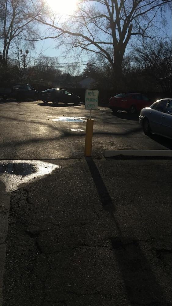 Dorchester Motel photo 9