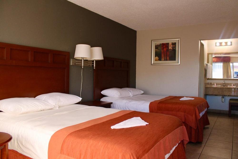 La Vista Inn photo 27