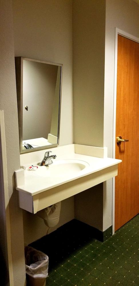 Royal Inn photo 16