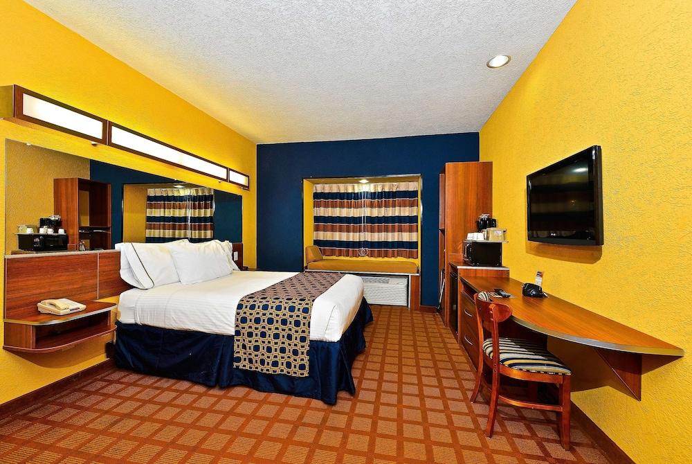 Microtel Inn & Suites by Wyndham New Braunfels photo 20