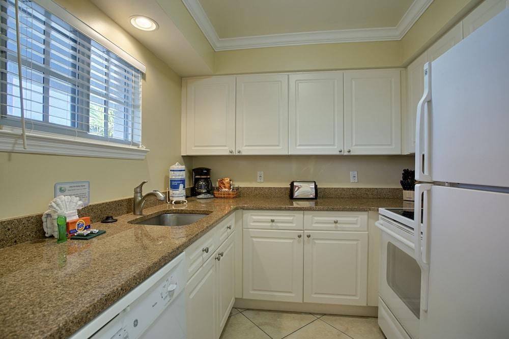 Barefoot Beach Resort photo 31