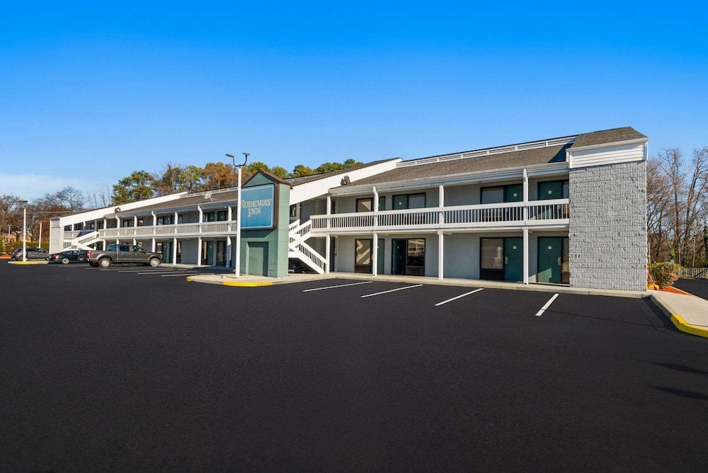 Rodeway Inn Richmond West End photo 1