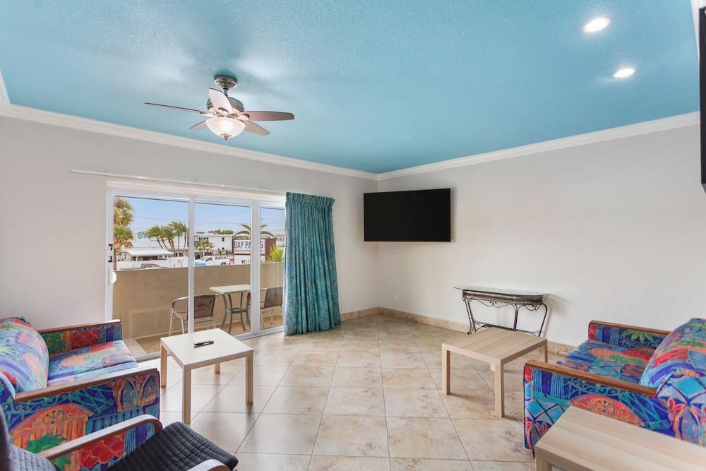 Bay Palms Waterfront Resort - Hotel and Marina photo 26