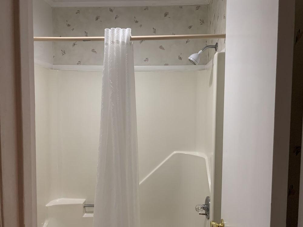 Americas Best Value Inn Roxboro photo 21