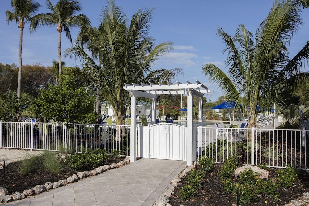 Ocean Pointe Suites at Key Largo photo 17