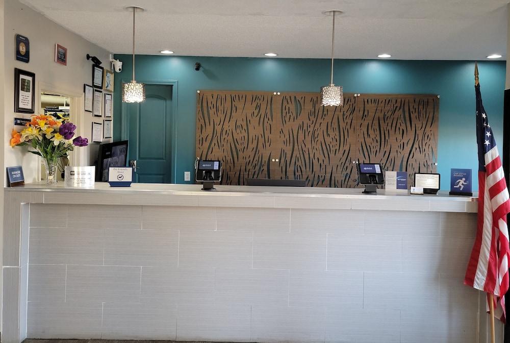 Quality Inn Ashburn photo 2