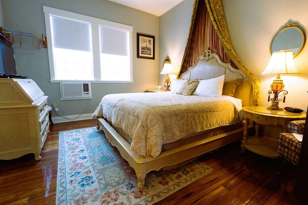 Oak Tree Hotel photo 38
