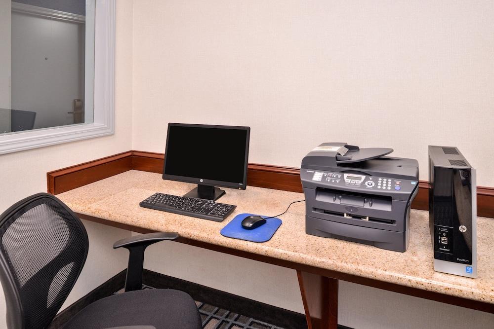Holiday Inn Express Clanton by IHG photo 32