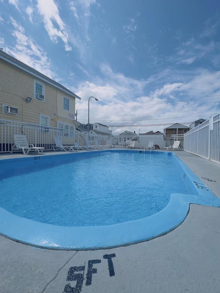 Dry Dock Motel photo 24