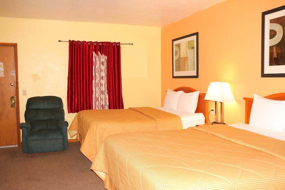 Frontier Motel photo 32