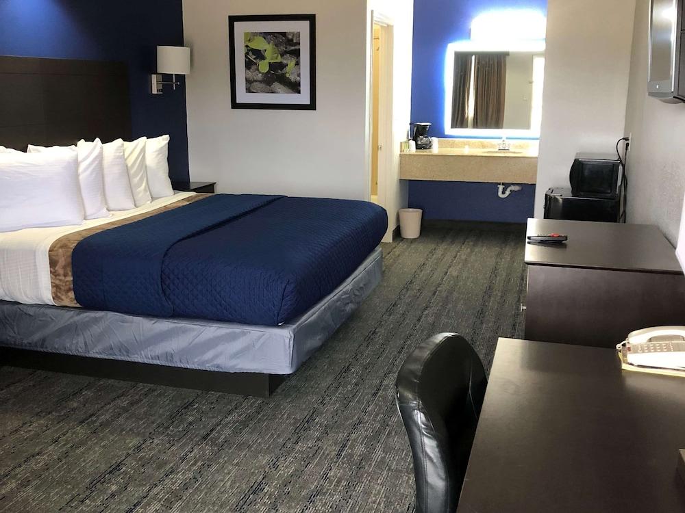Executive Inn & Suites Joaquin photo 19