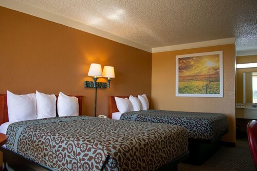 Days Inn by Wyndham Hillsboro TX photo 9