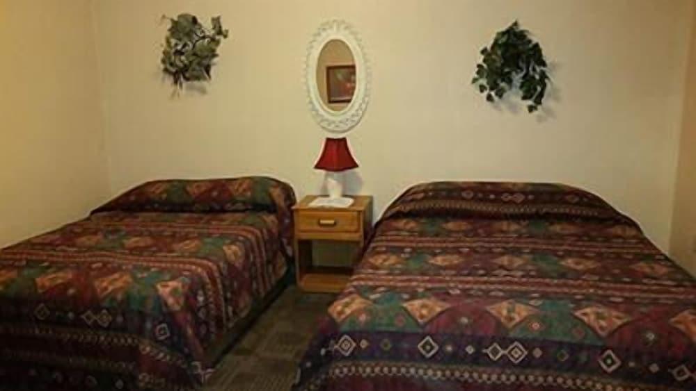 Taneycomo Lakefront Resort photo 8