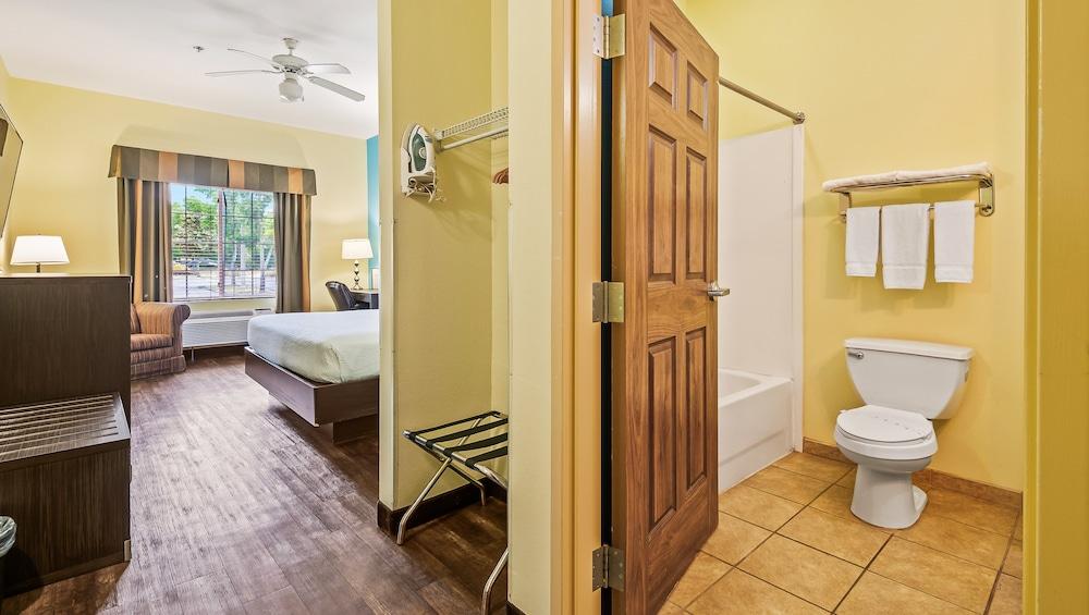 Wildwood Inn photo 62