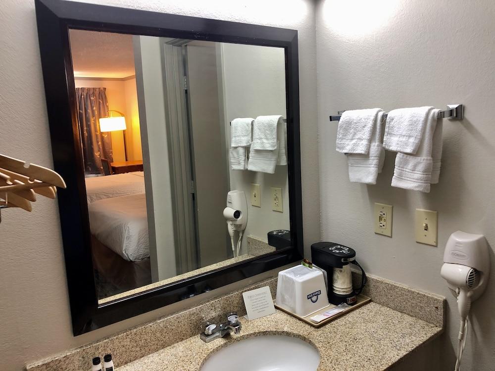 Days Inn by Wyndham Manning photo 16