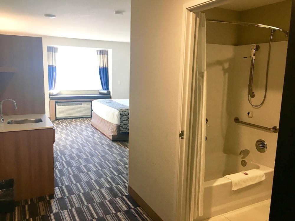 Microtel Inn & Suites By Wyndham Moorhead Fargo Area photo 19