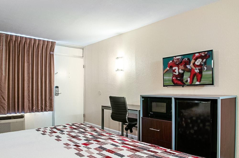Red Roof Inn Slidell photo 20