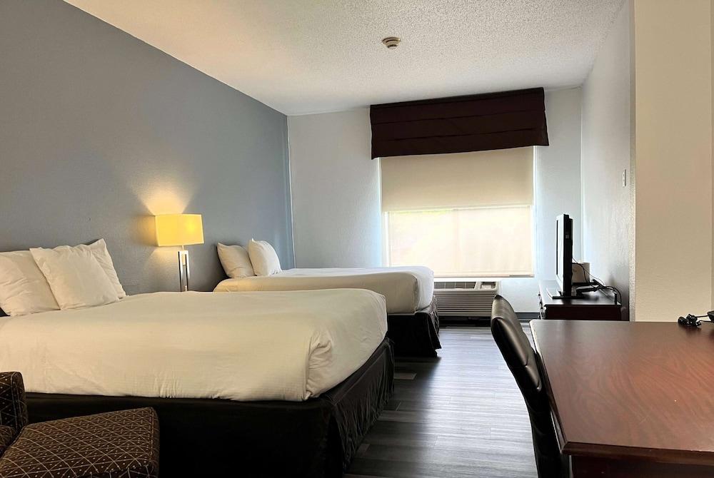Wingate by Wyndham Indianapolis Airport-Rockville Rd. photo 20