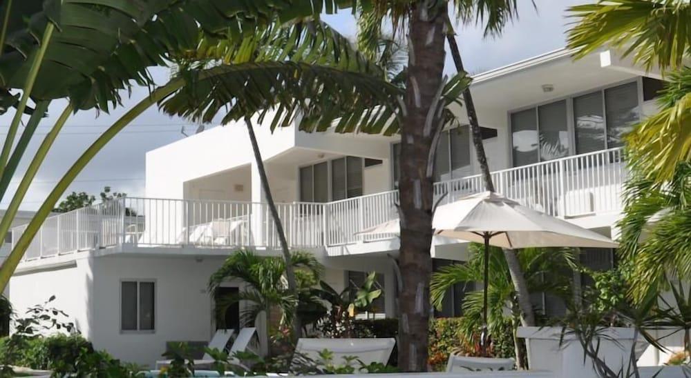 Beach Gardens A North Beach Village Resort Hotel photo 7