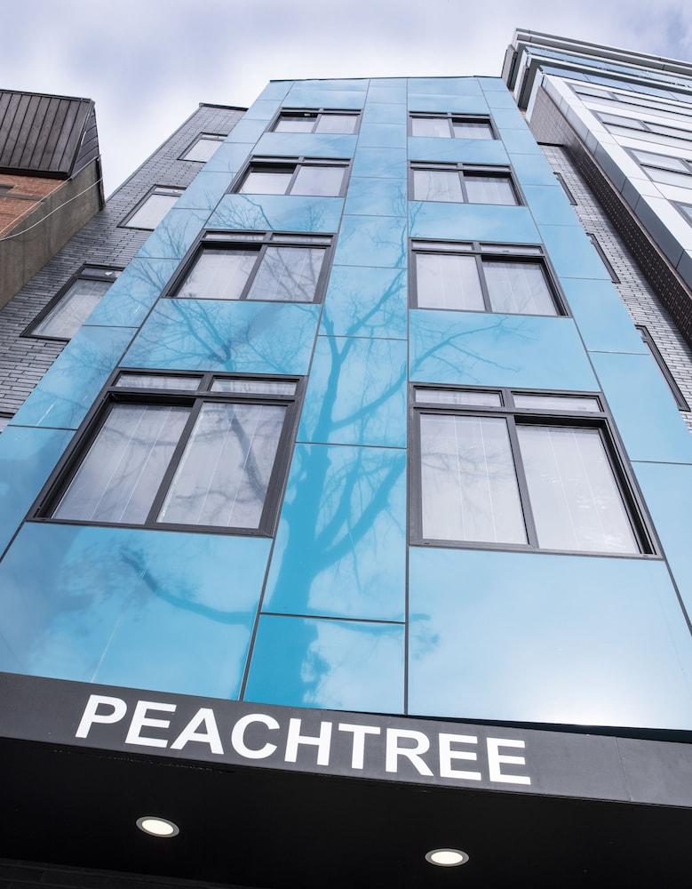 Peachtree Suites photo 1