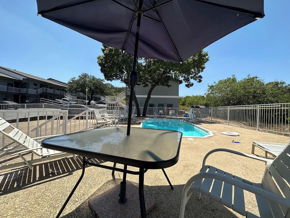 Home Suites Hill Country photo 26