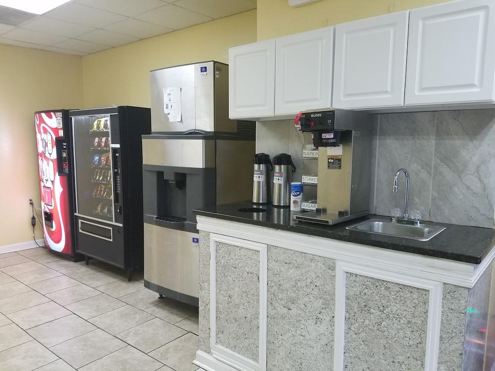Masters Inn Columbia I-26 photo 2