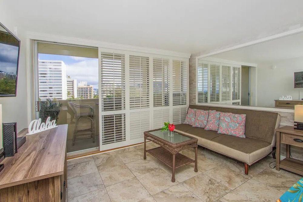Diamond Head Beach Hotel photo 80