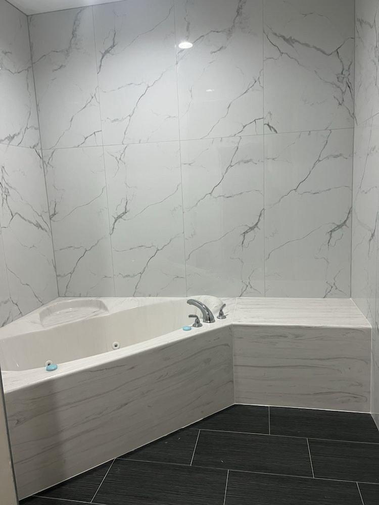 Elite Inn & Suites photo 11