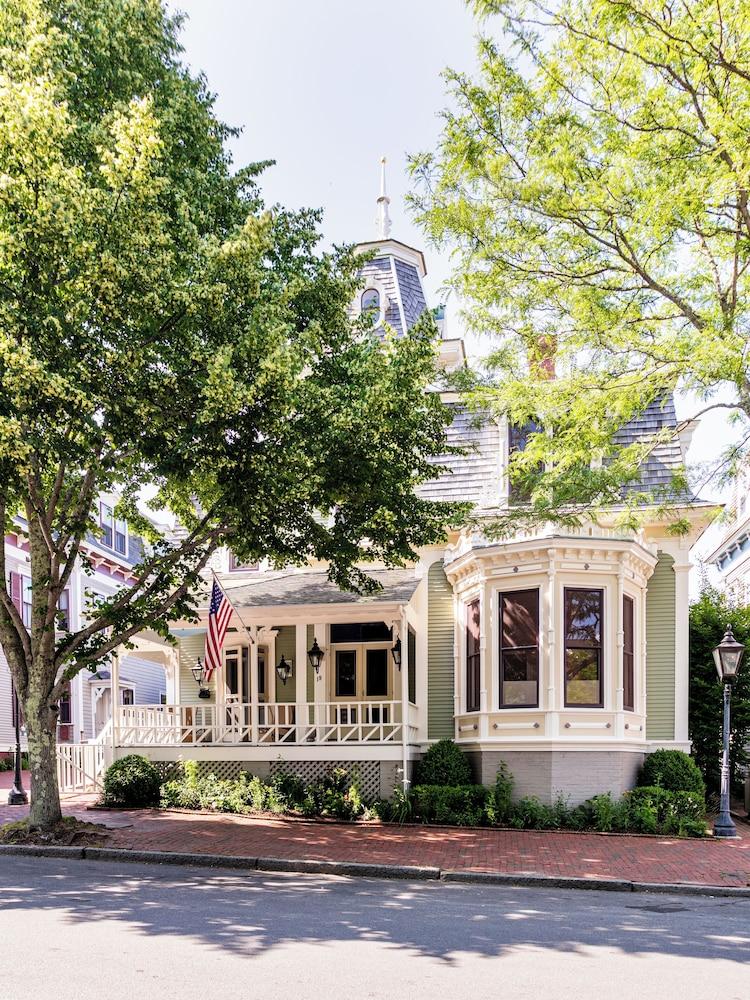 The Swain House at 21Broad photo 12