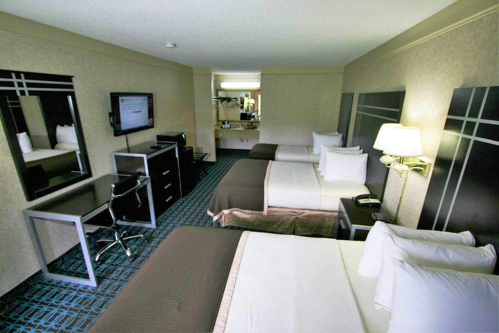 Deluxe Inn Fayetteville - I-95 Exit 49 photo 3