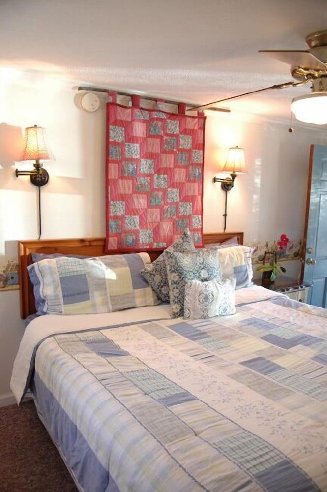 The Homestead Inn photo 81