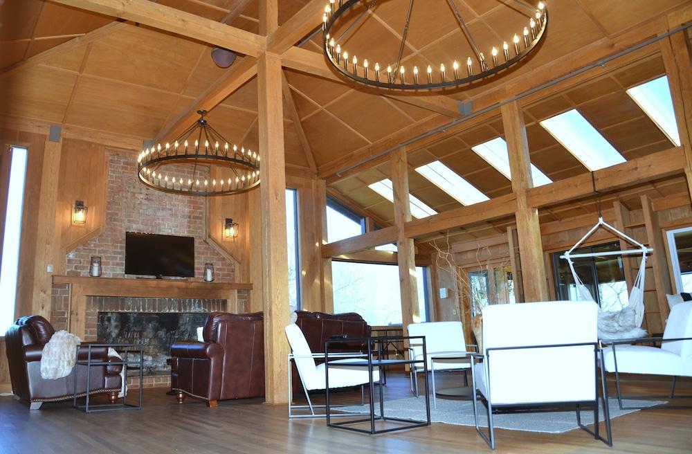 Bent Mountain Lodge photo 54