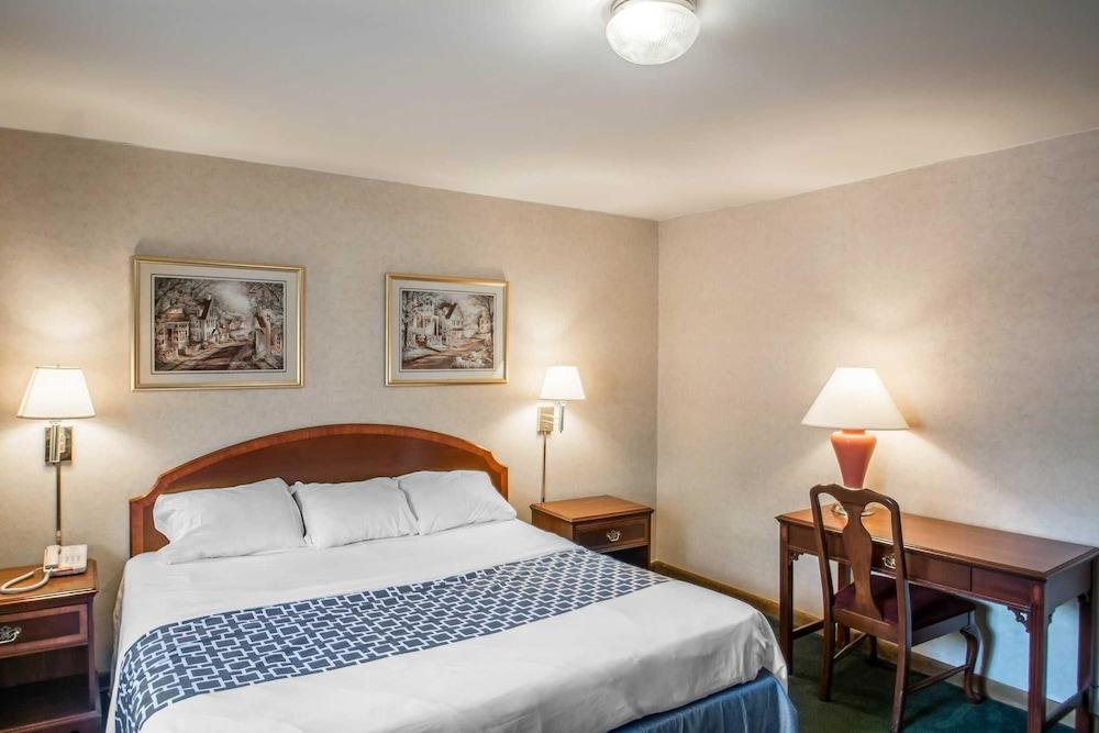 Econo Lodge Hornell photo 25
