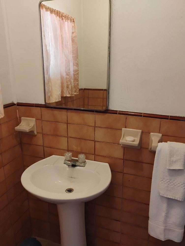 BV MOTEL photo 16