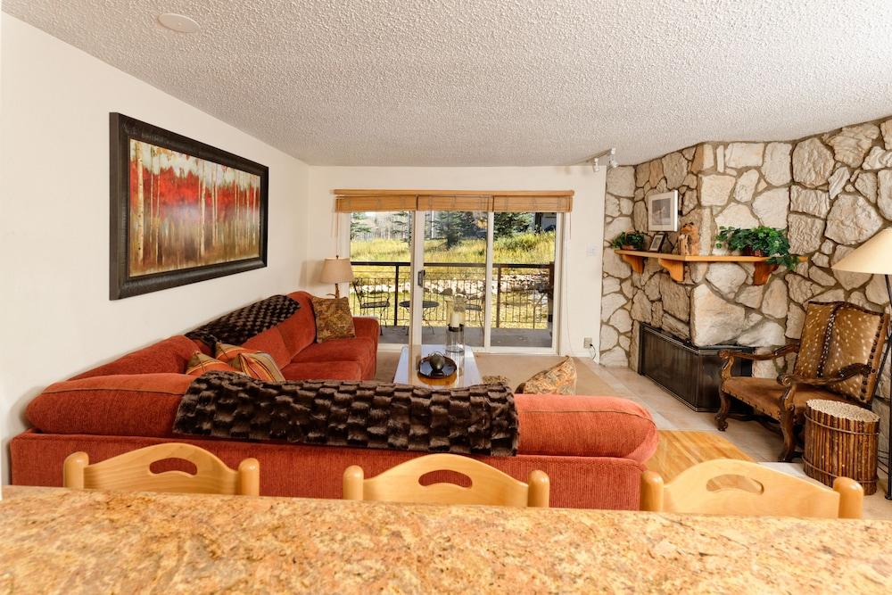 The Crestwood Condominiums photo 55