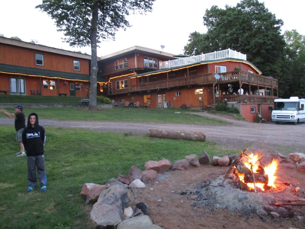 AJ's Lodge and Oven photo 14