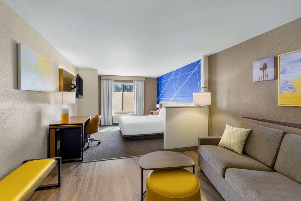 Comfort Suites Vacaville-Napa Valley Area photo 11