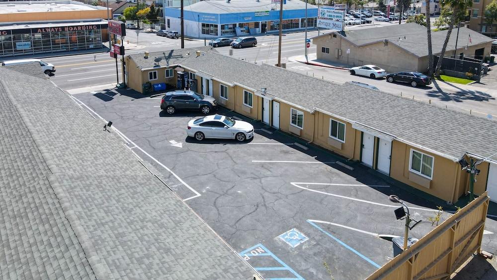SIGNAL HILL MOTEL photo 25