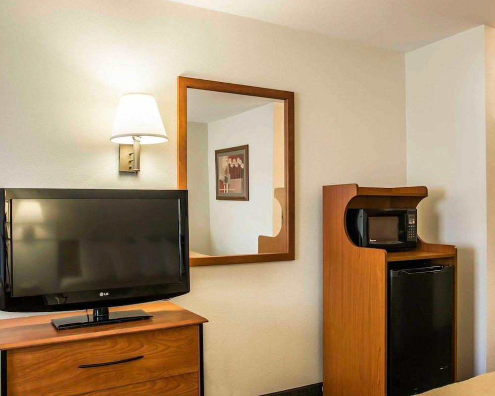 Quality Inn Durand I-69 photo 10