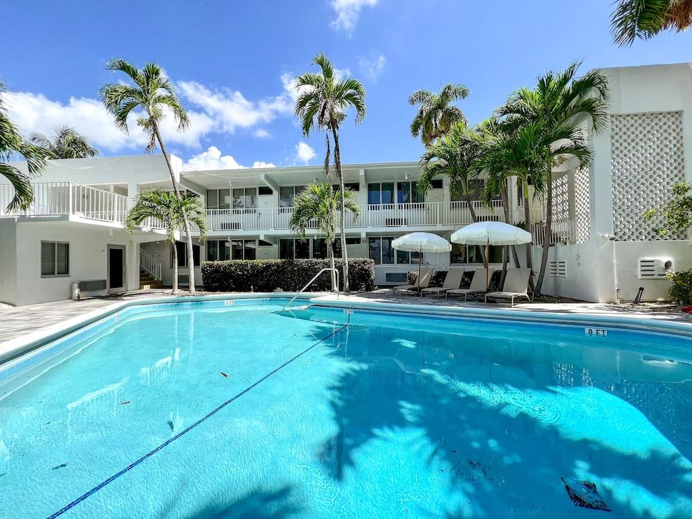 Beach Gardens A North Beach Village Resort Hotel photo 50