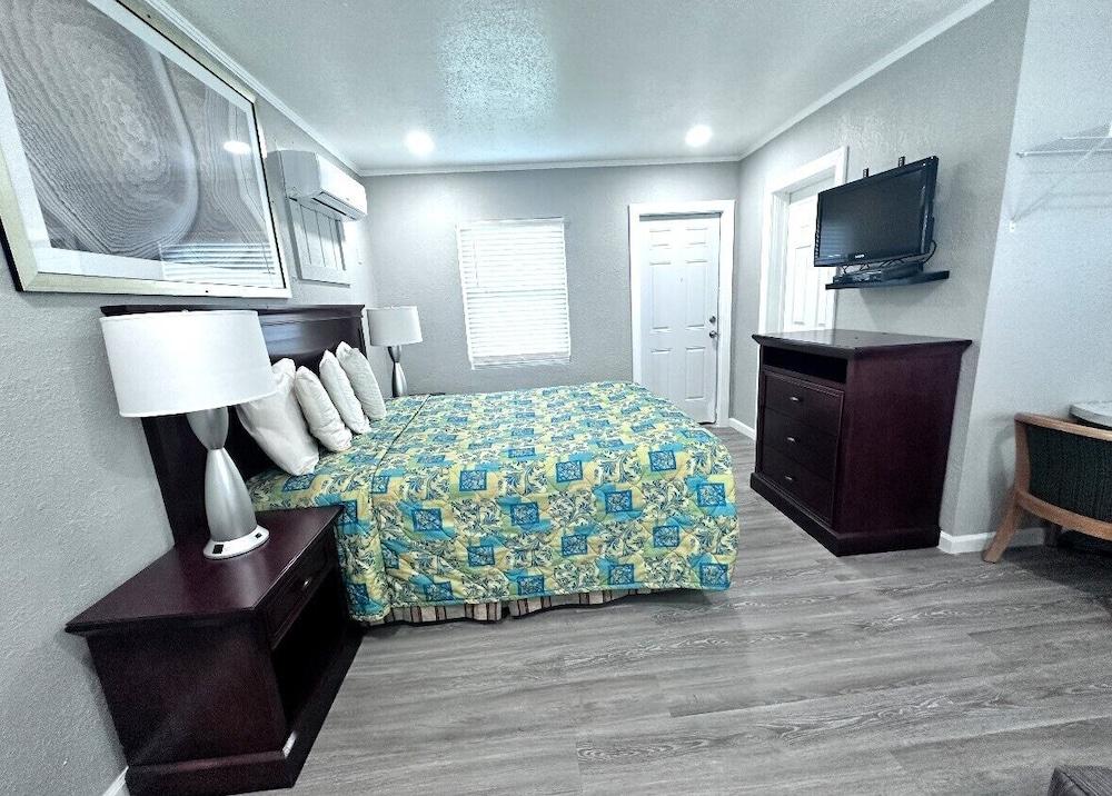 Lemon Bay Motel photo 11